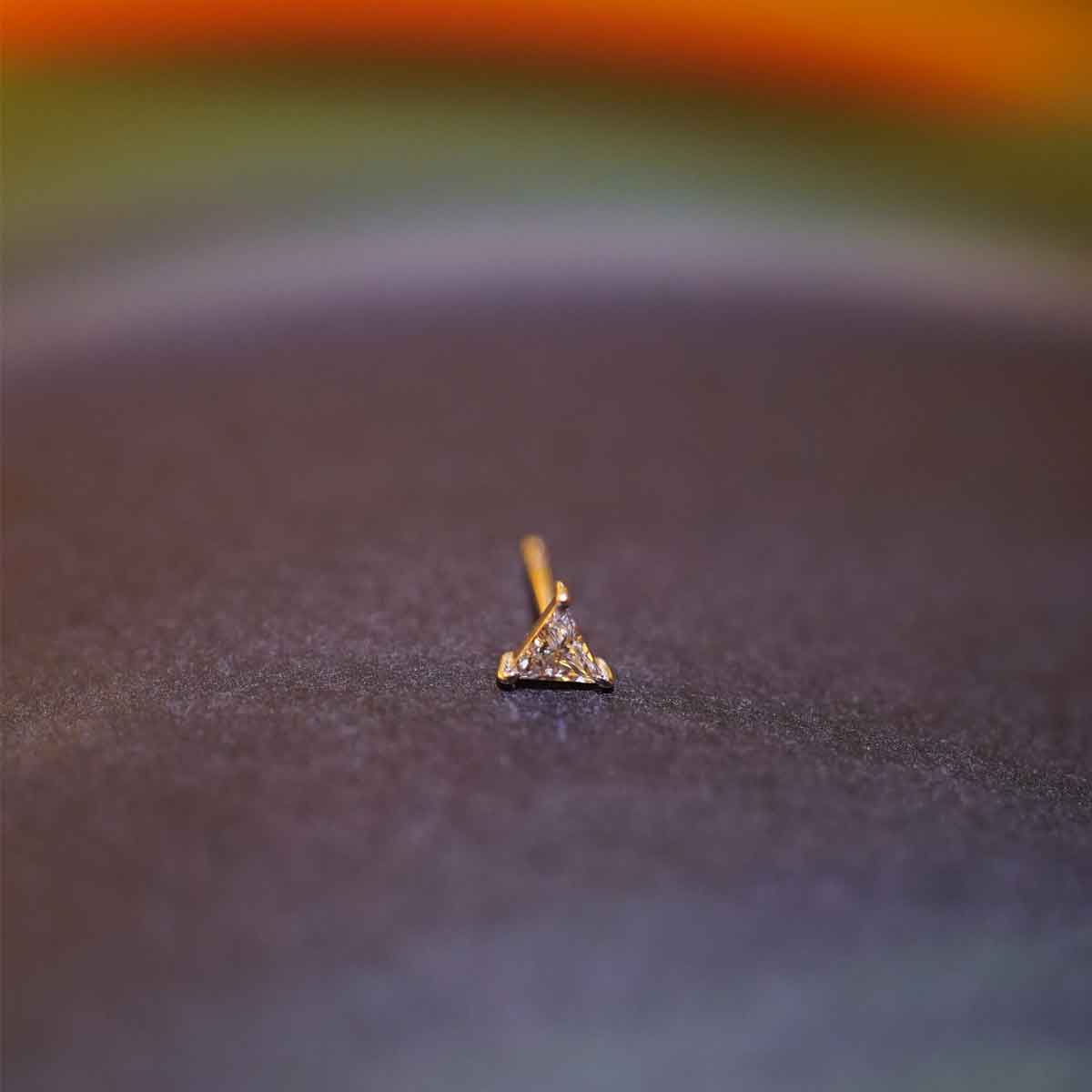 オーダー品】Tiny Pierce Triangle – YON (ヨン）| 公式オンラインサイト