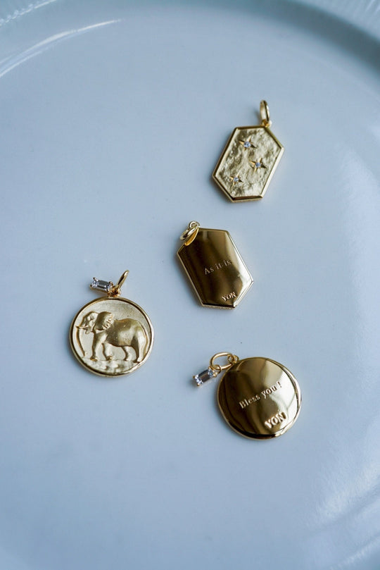yon ジュエリー 蜂チャーム オーダー品】翁安芸ﾓﾃﾞﾙ Symbol Bee Ring – YON (ヨン）| 公式